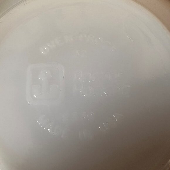 Vintage Fire-King Gold Trim Milk Glass Tea Cups and Saucers‎ Set Anchor Hocking - Picture 6 of 6